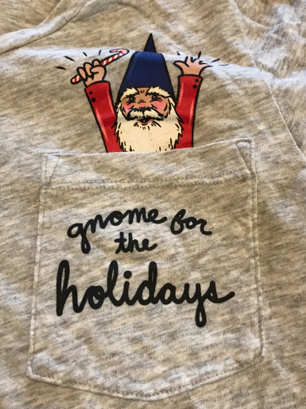 Old Navy gray short sleeved crew neck tee shirt with gnome for the holidays! (M)
